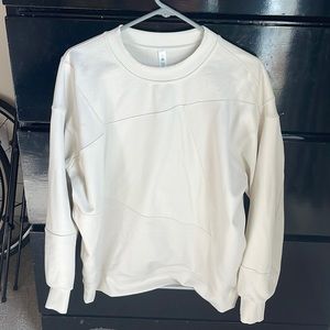 NWOT lululemon crewneck